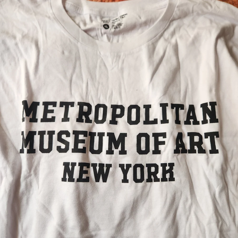 White Long Sleeve Metropolitan Museum of Art Shirt - Picture 2 of 4